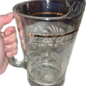 🤩3/$10 Vintage glass serving pitcher with etching and gold decor